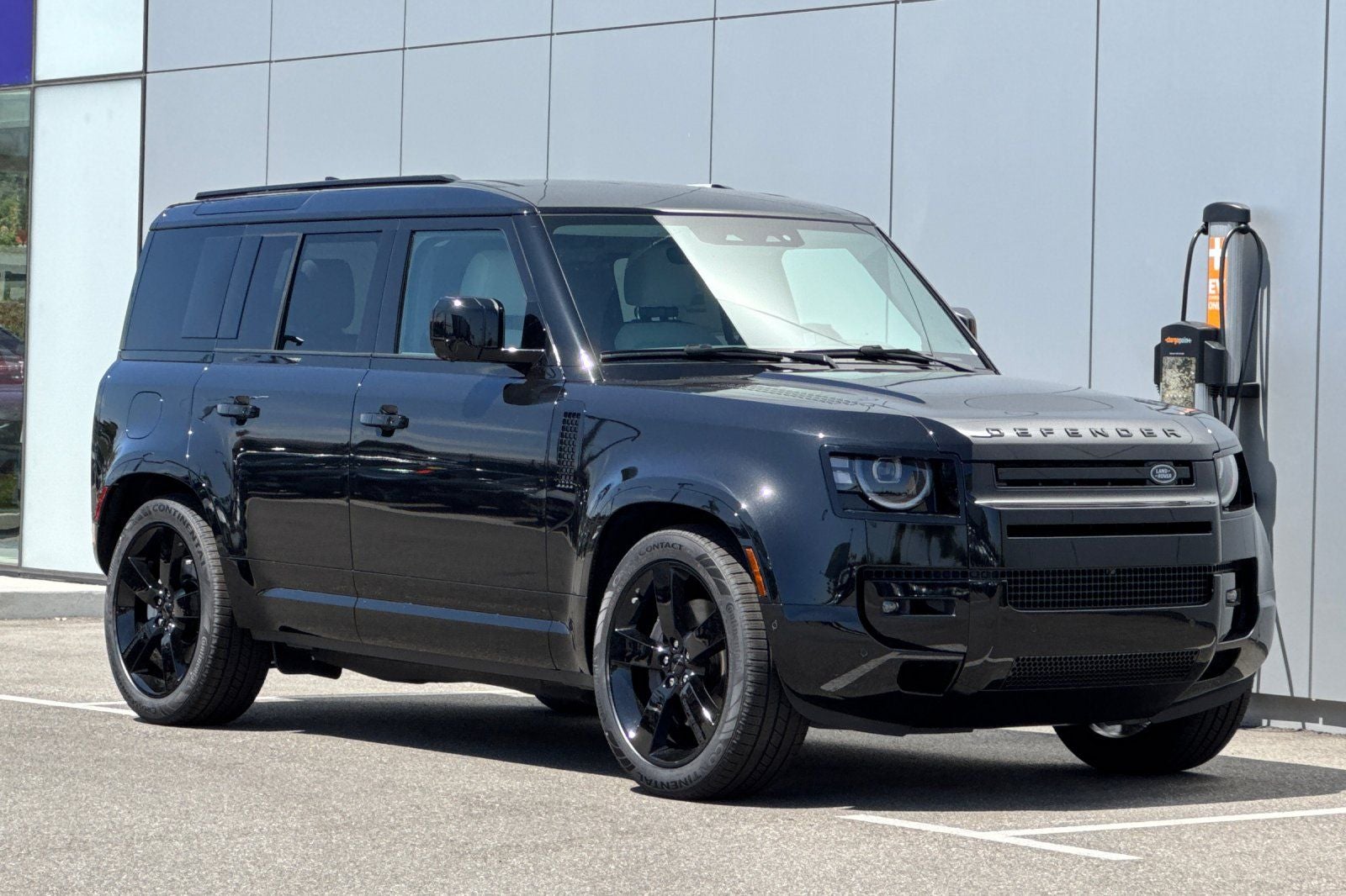 2026 Land Rover Defender 110 X-Dynamic SE
