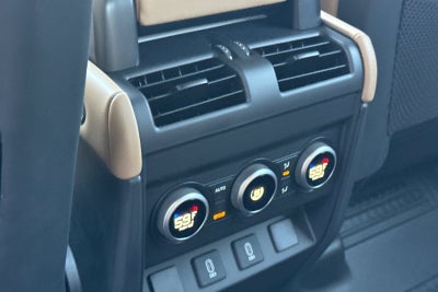 2026 Land Rover Defender 110 X-Dynamic SE