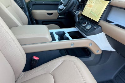 2026 Land Rover Defender 110 X-Dynamic SE