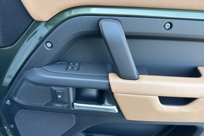 2026 Land Rover Defender 110 X-Dynamic SE