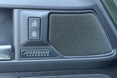 2026 Land Rover Defender 110 X-Dynamic SE