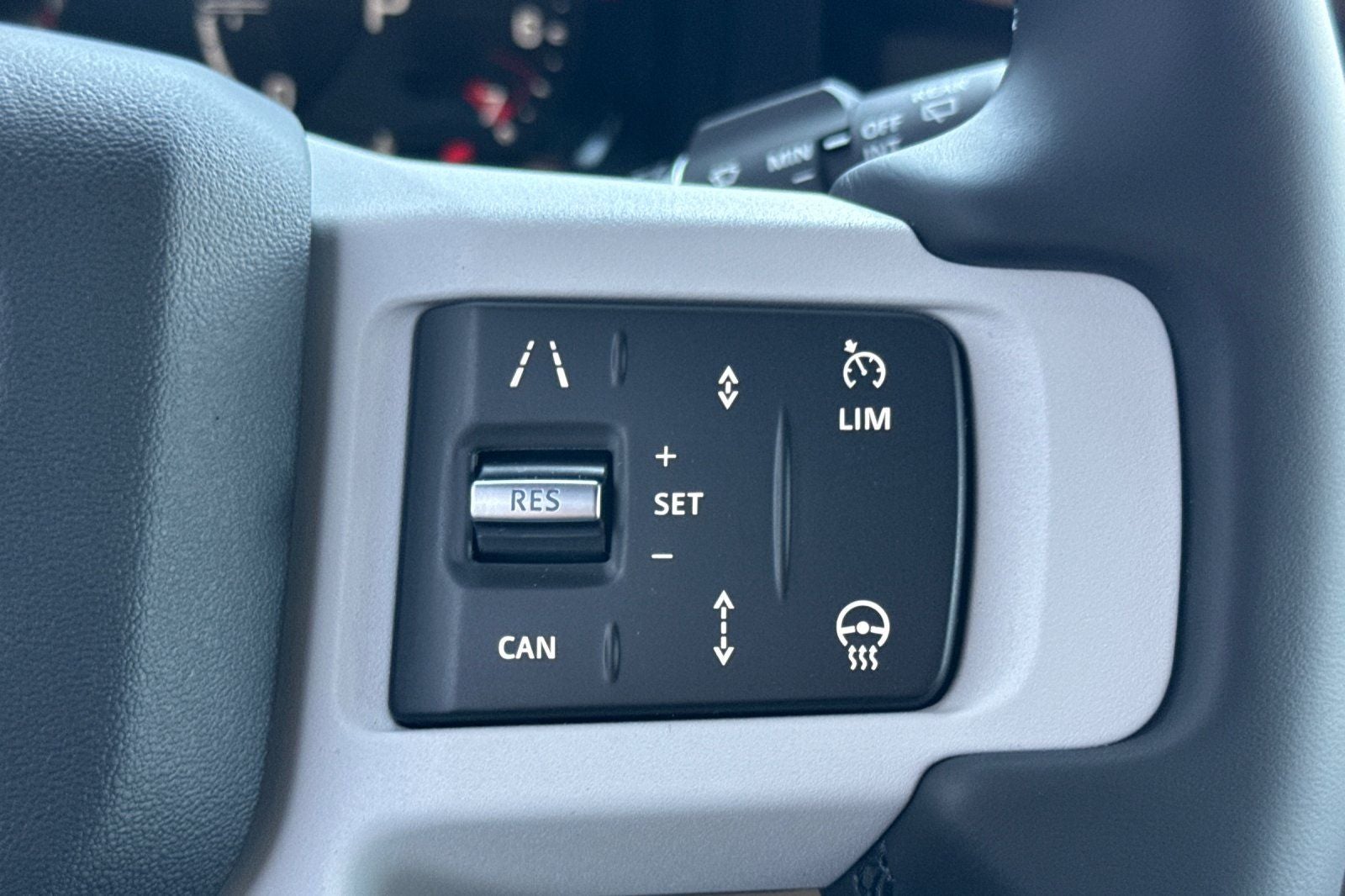 2026 Land Rover Defender 110 X-Dynamic SE