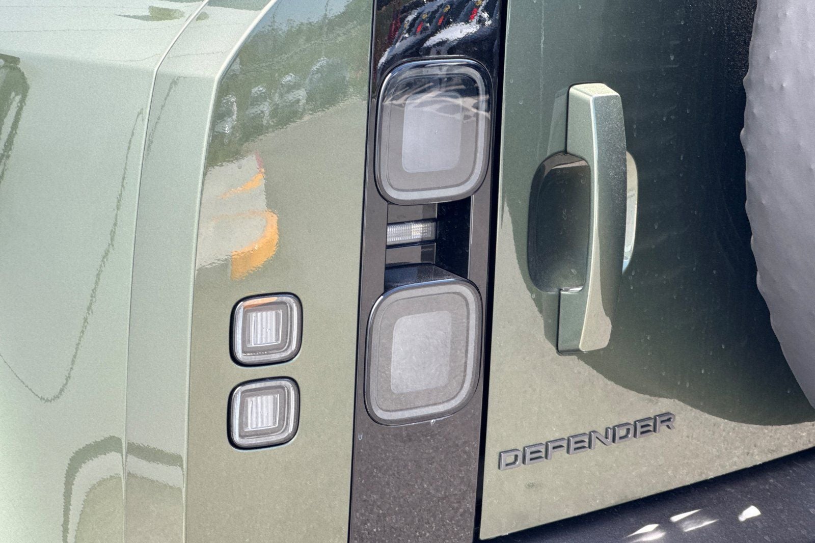 2026 Land Rover Defender 110 X-Dynamic SE