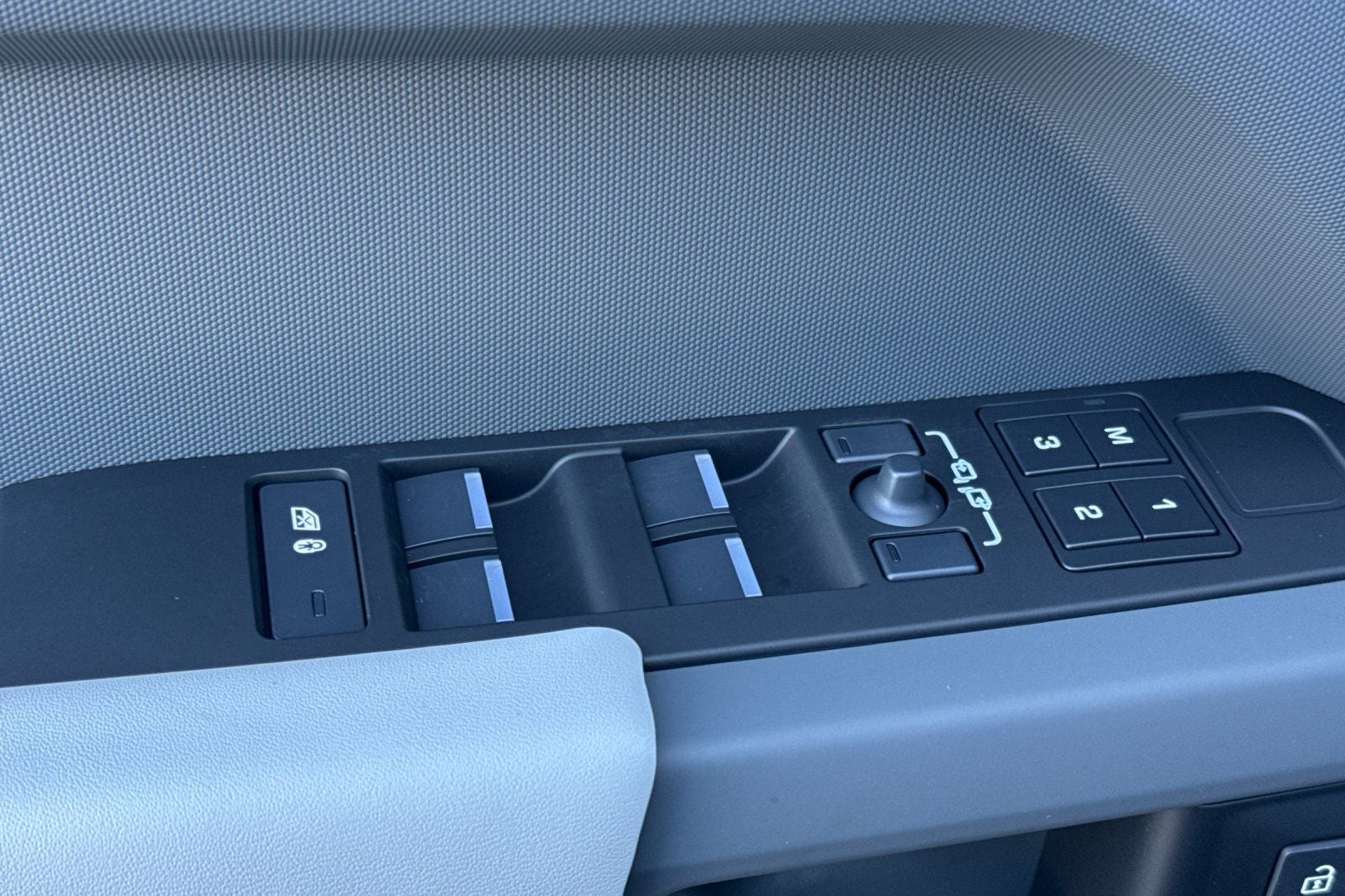 2026 Land Rover Defender 110 X-Dynamic SE