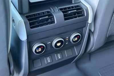 2026 Land Rover Defender 110 X-Dynamic SE