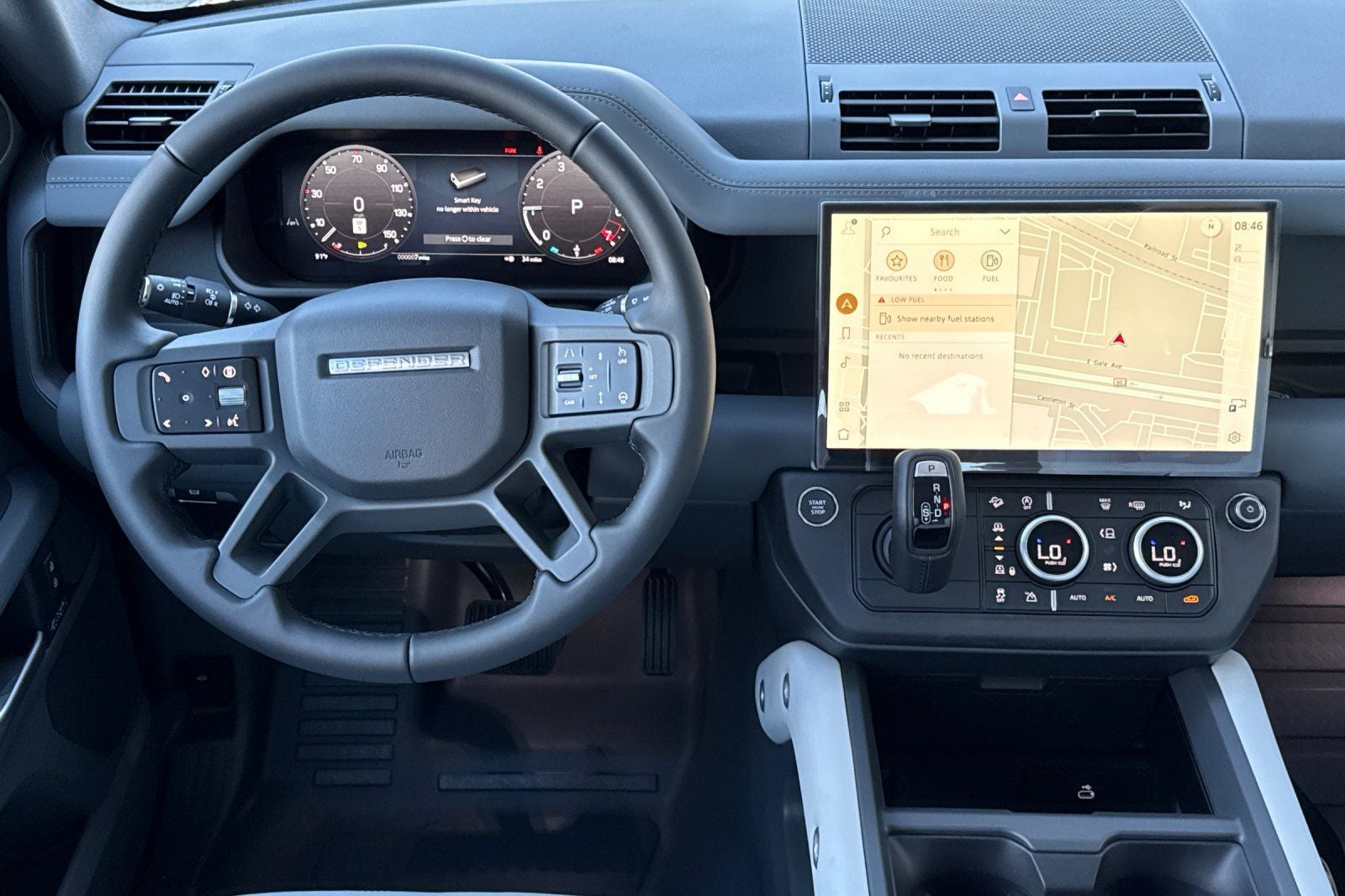2026 Land Rover Defender 110 X-Dynamic SE