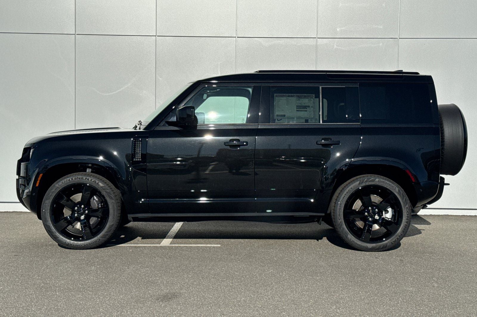 2026 Land Rover Defender 110 X-Dynamic SE