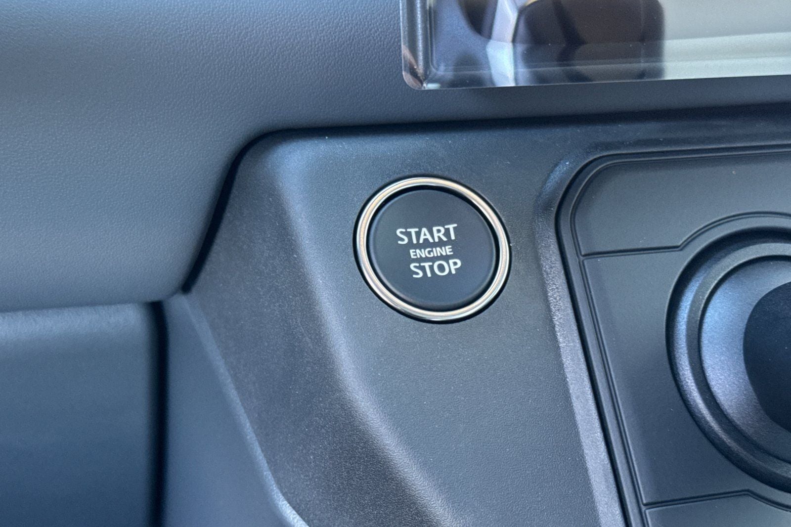 2026 Land Rover Defender 110 X-Dynamic SE