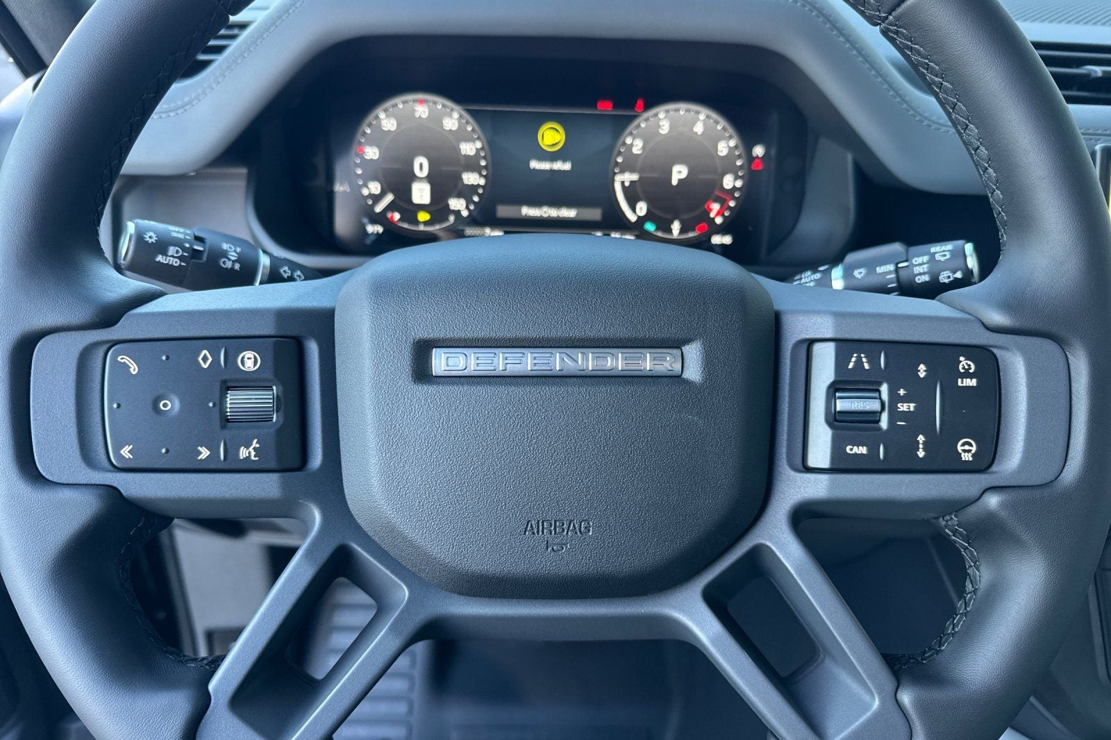2026 Land Rover Defender 110 X-Dynamic SE