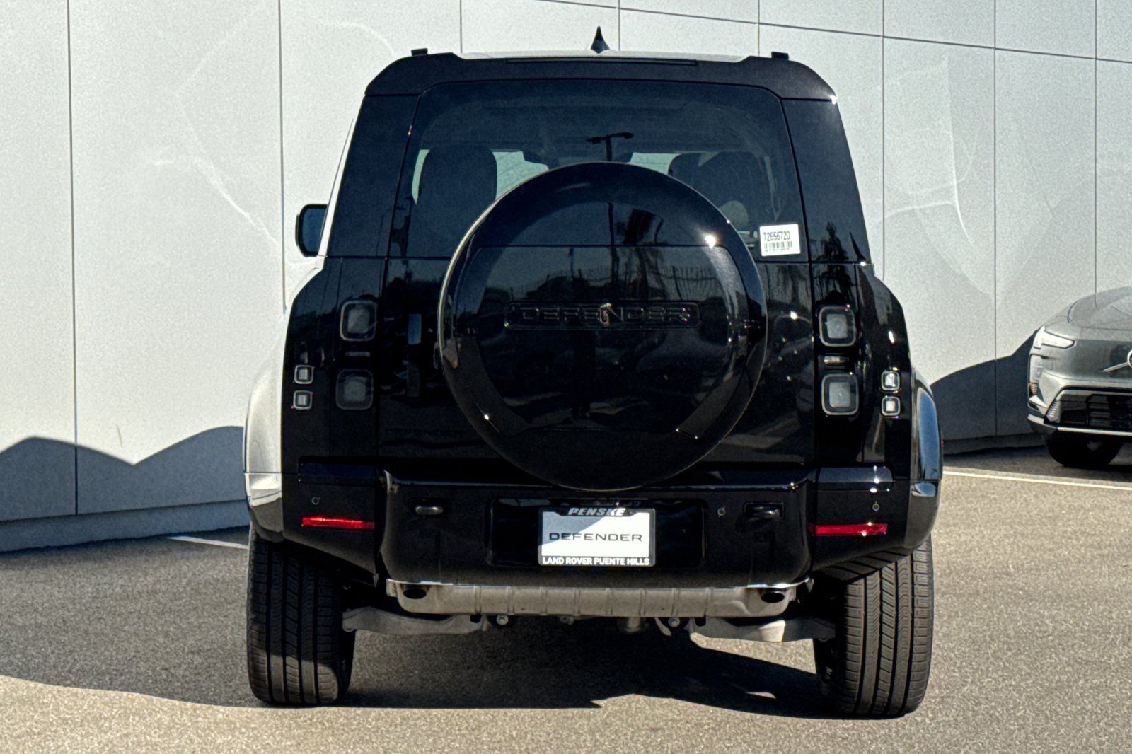 2026 Land Rover Defender 110 X-Dynamic SE