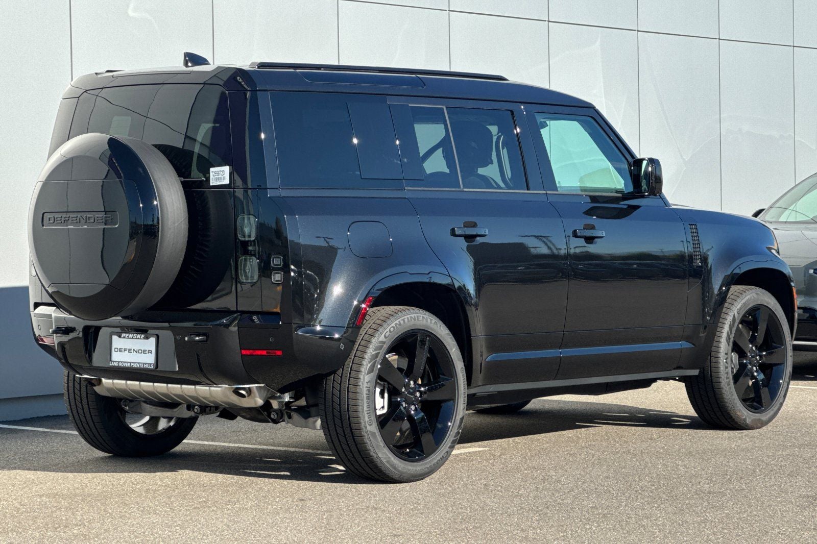 2026 Land Rover Defender 110 X-Dynamic SE