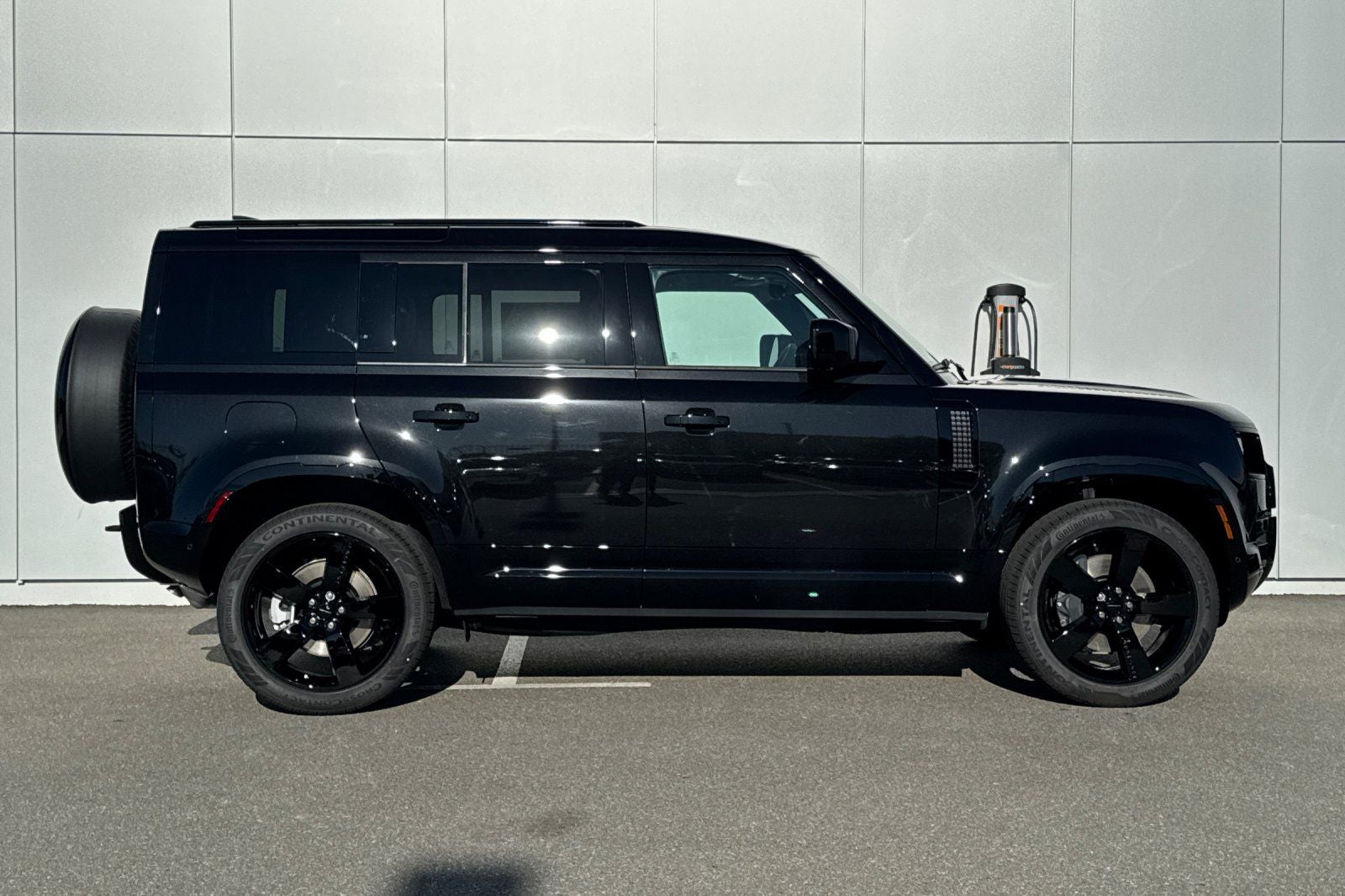 2026 Land Rover Defender 110 X-Dynamic SE
