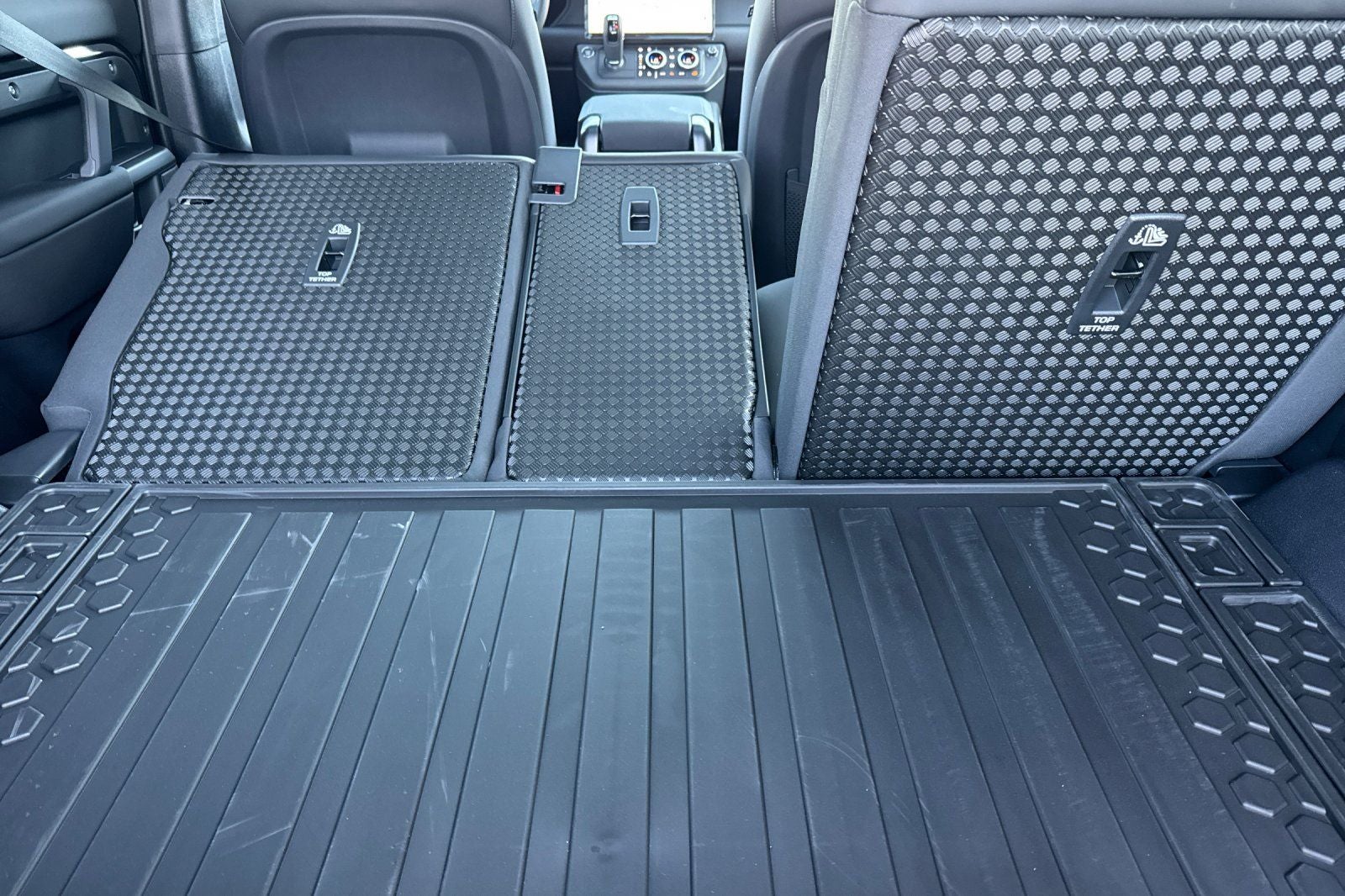 2026 Land Rover Defender 110 X-Dynamic SE