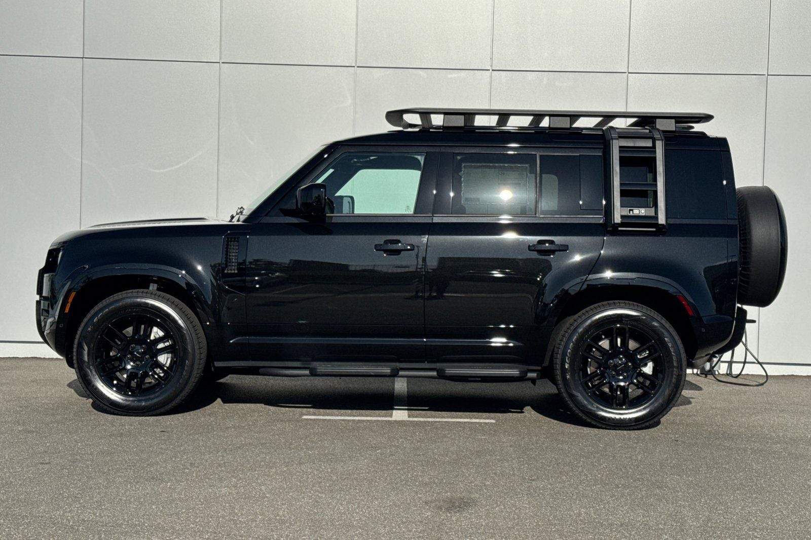 2026 Land Rover Defender 110 X-Dynamic SE