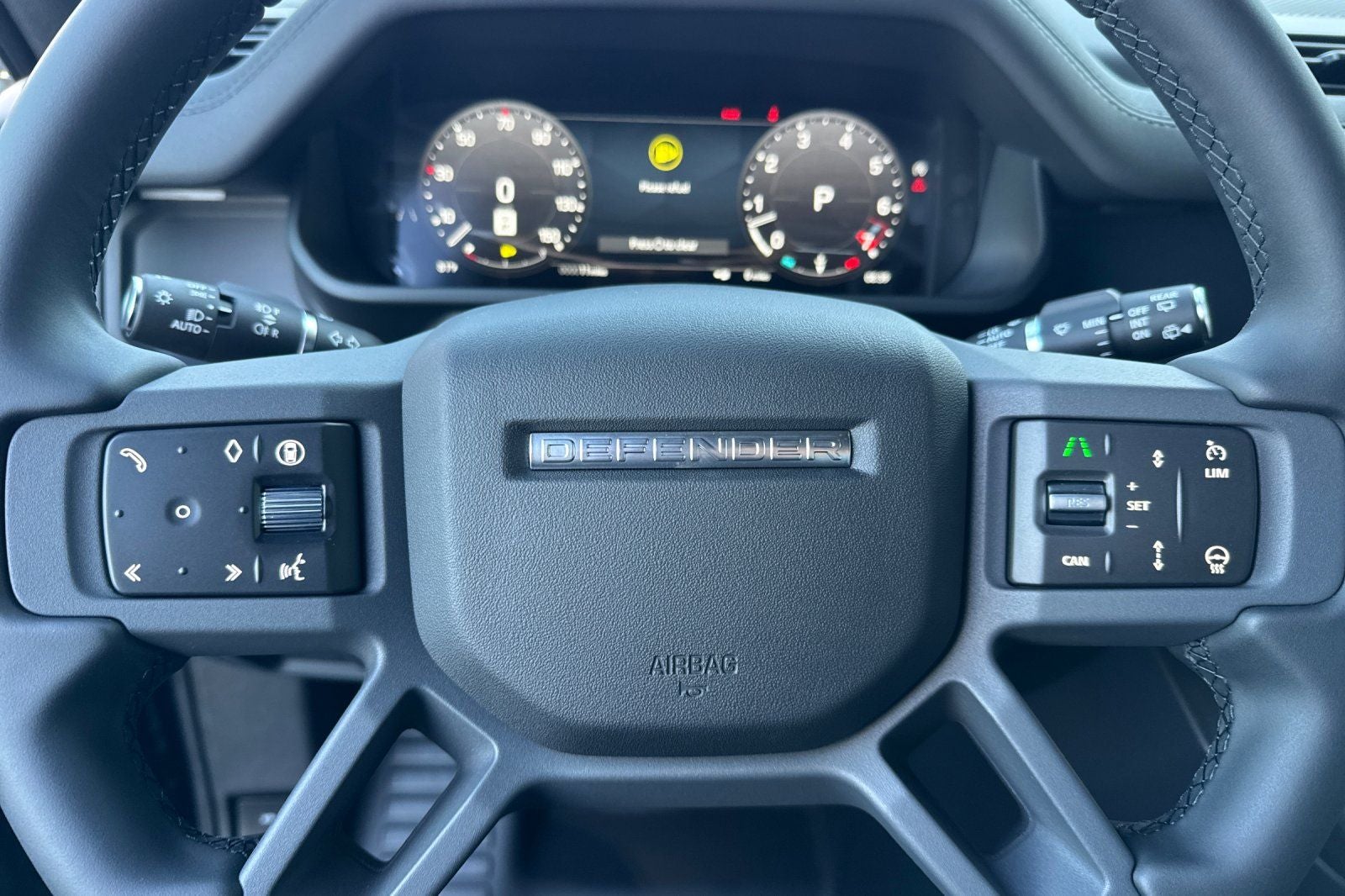 2026 Land Rover Defender 110 X-Dynamic SE