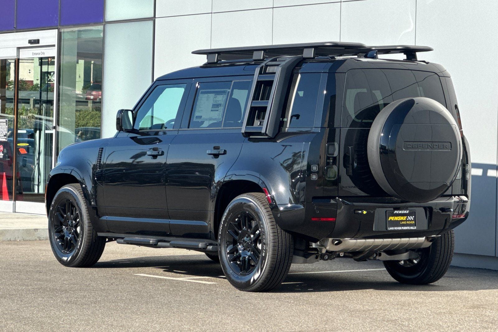 2026 Land Rover Defender 110 X-Dynamic SE