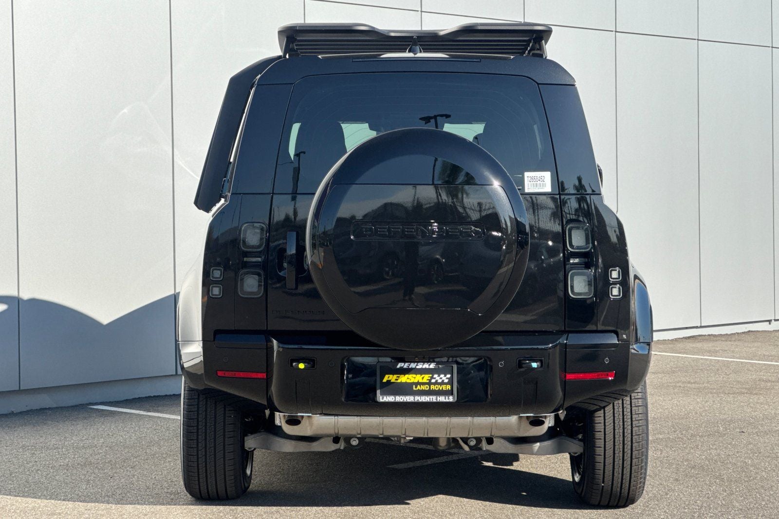 2026 Land Rover Defender 110 X-Dynamic SE
