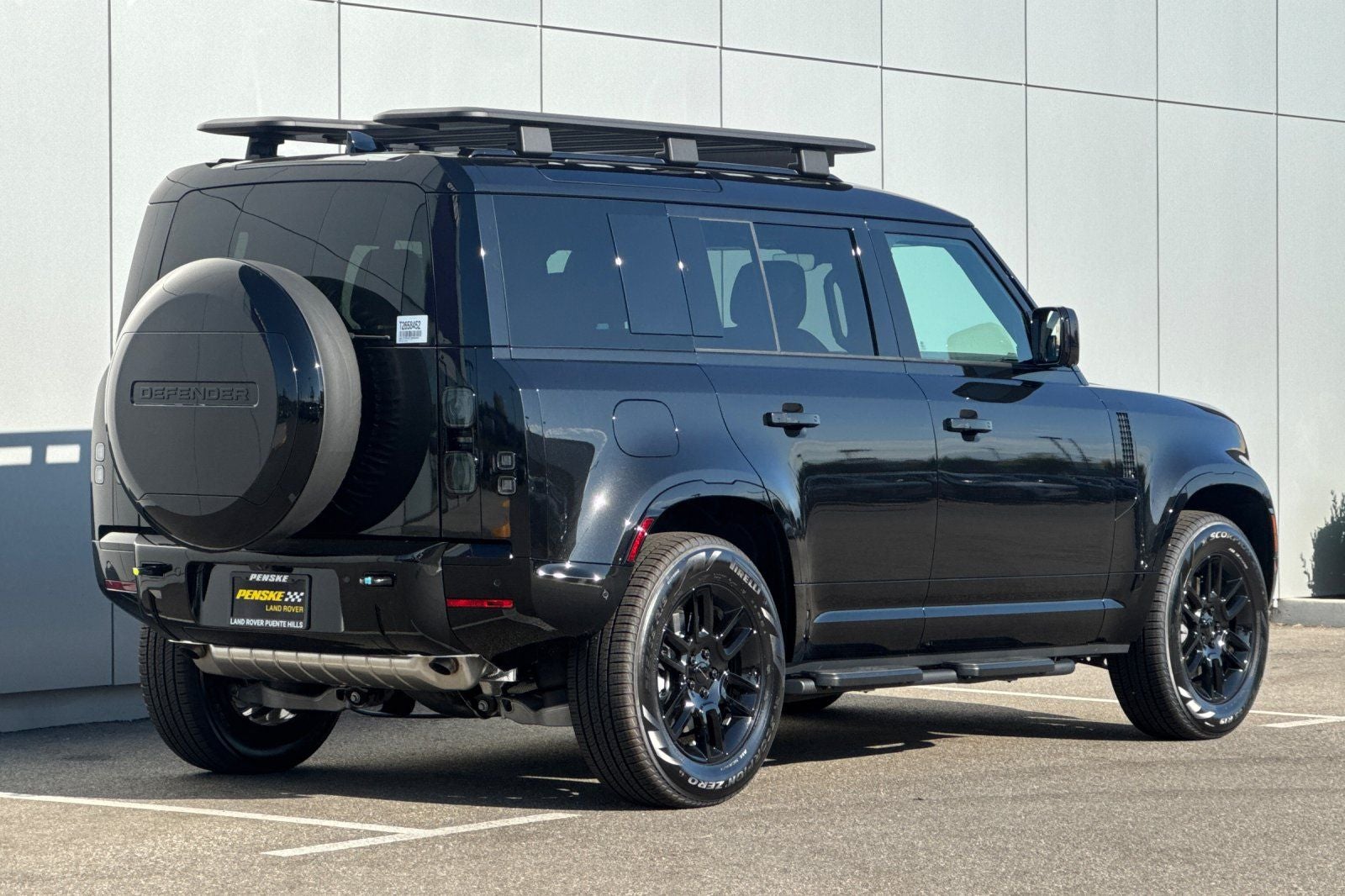2026 Land Rover Defender 110 X-Dynamic SE