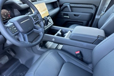 2026 Land Rover Defender 110 X-Dynamic SE
