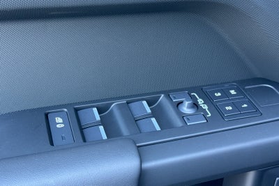 2026 Land Rover Defender 110 X-Dynamic SE