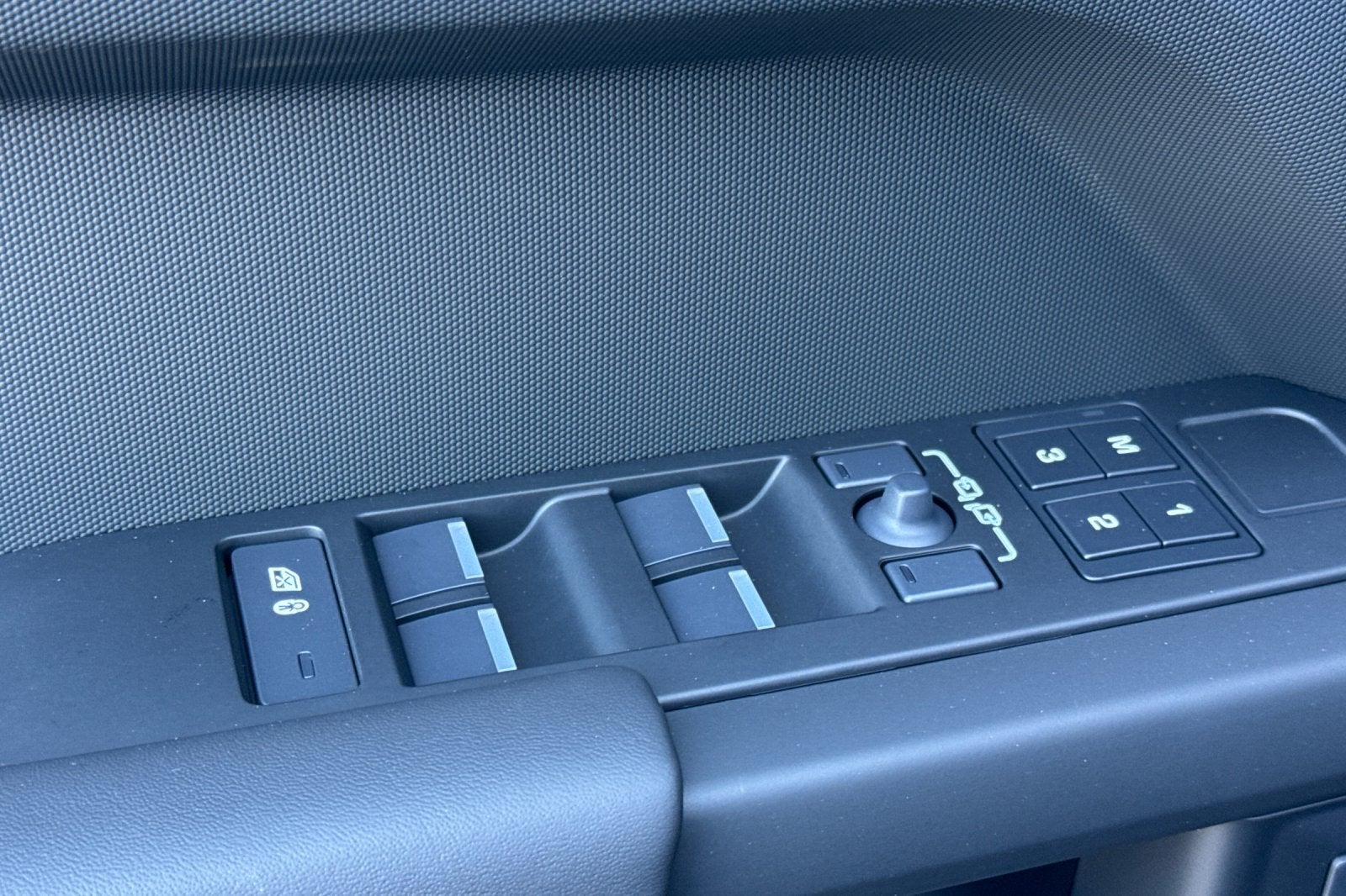2026 Land Rover Defender 110 X-Dynamic SE