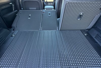 2026 Land Rover Defender 110 X-Dynamic SE
