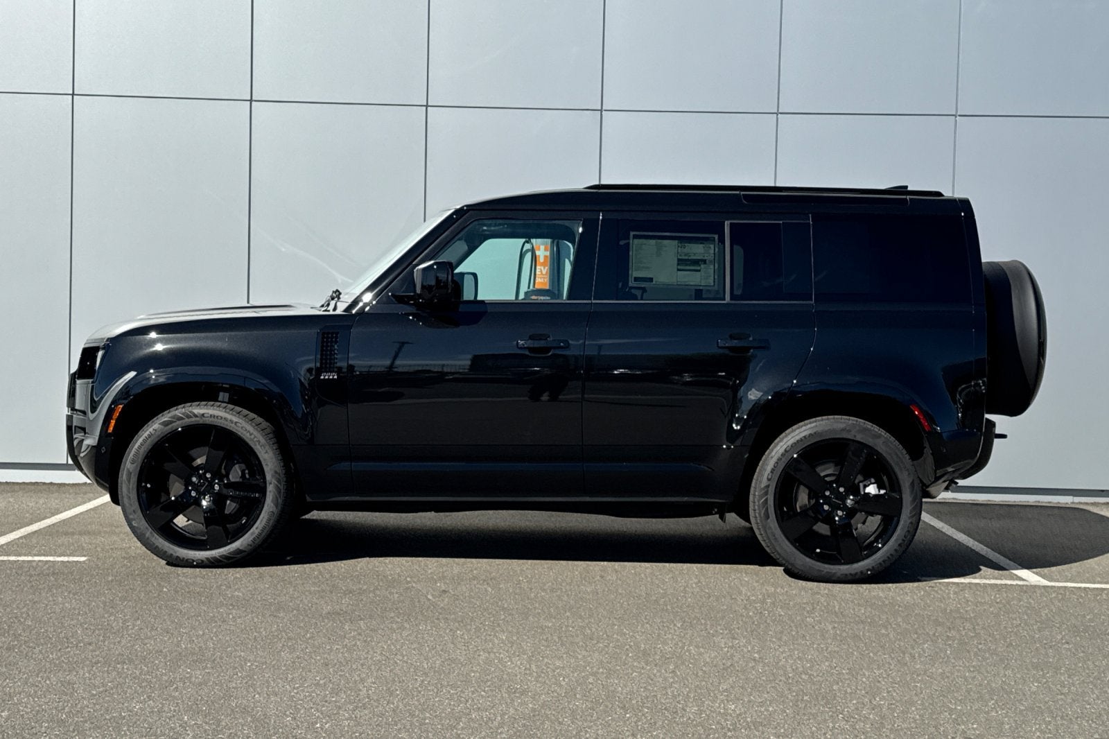 2026 Land Rover Defender 110 X-Dynamic SE