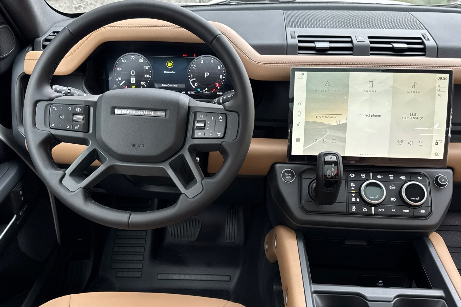 2026 Land Rover Defender 110 X-Dynamic SE