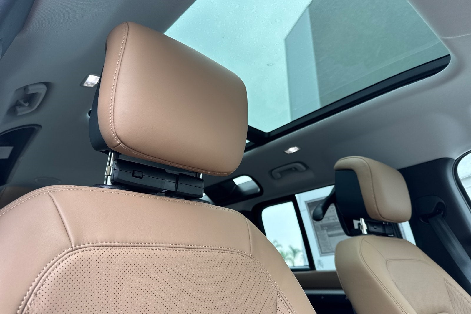 2026 Land Rover Defender 110 X-Dynamic SE