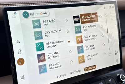 2026 Land Rover Defender 110 X-Dynamic SE