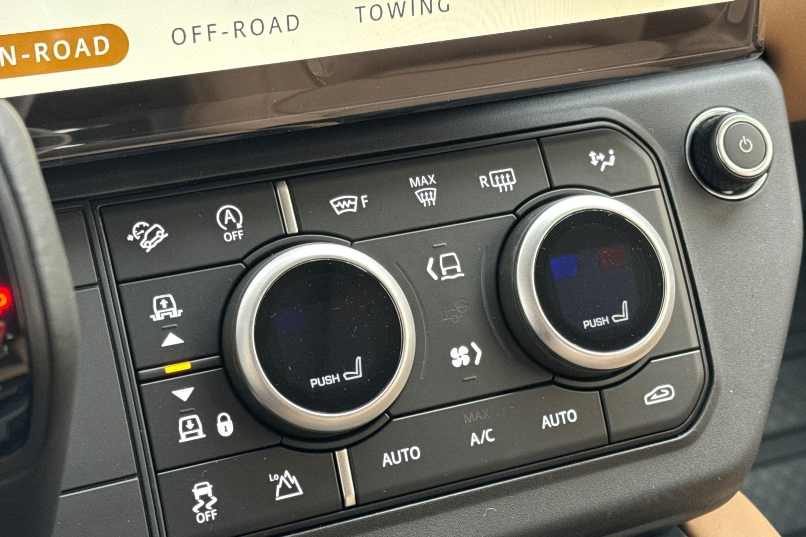 2026 Land Rover Defender 110 X-Dynamic SE