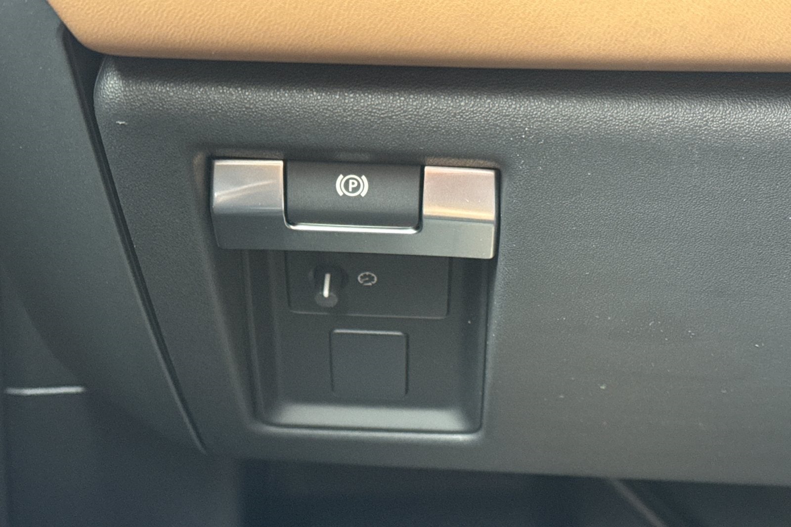 2026 Land Rover Defender 110 X-Dynamic SE