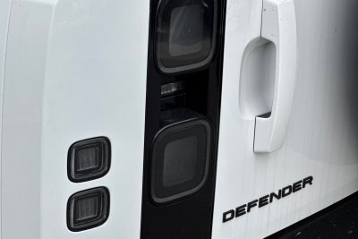 2026 Land Rover Defender 110 X-Dynamic SE