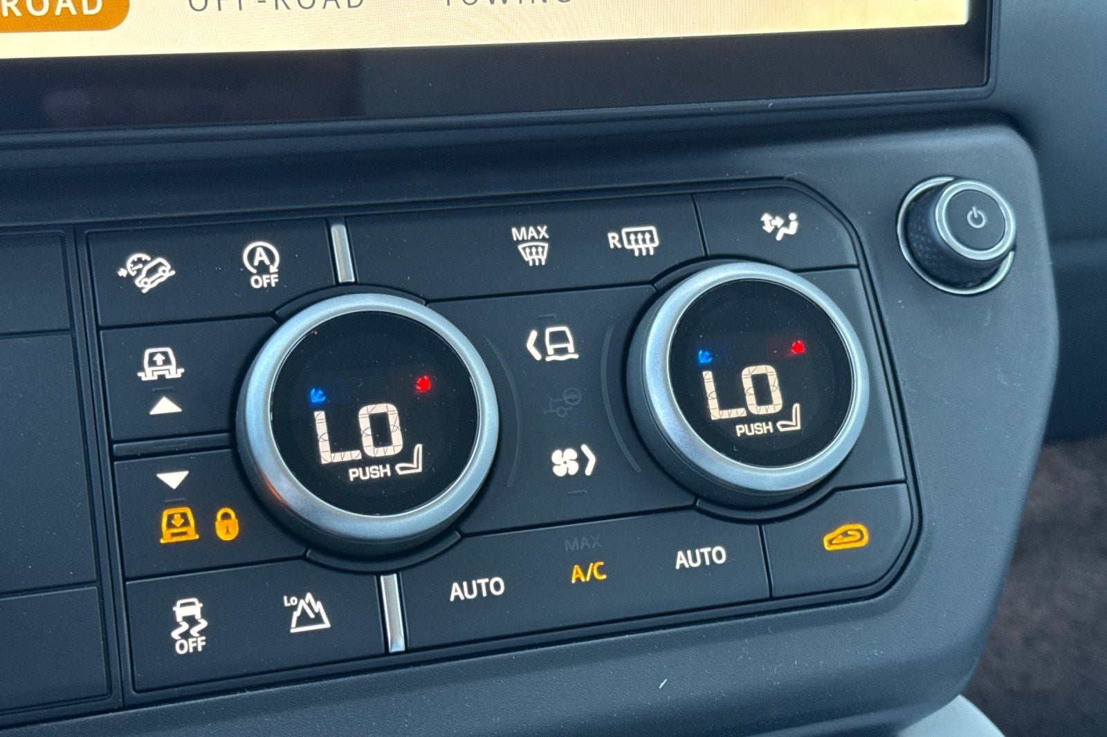 2026 Land Rover Defender 110 X-Dynamic SE