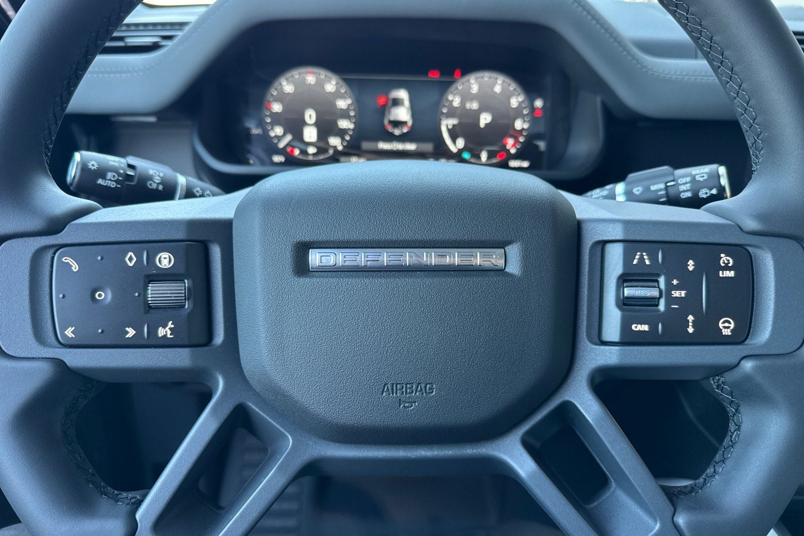 2026 Land Rover Defender 110 X-Dynamic SE