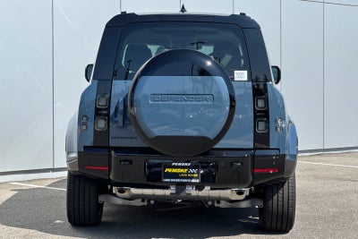 2026 Land Rover Defender 110 X-Dynamic SE