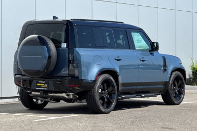 2026 Land Rover Defender 110 X-Dynamic SE