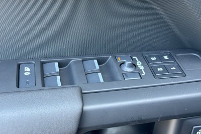 2026 Land Rover Defender 110 X-Dynamic SE