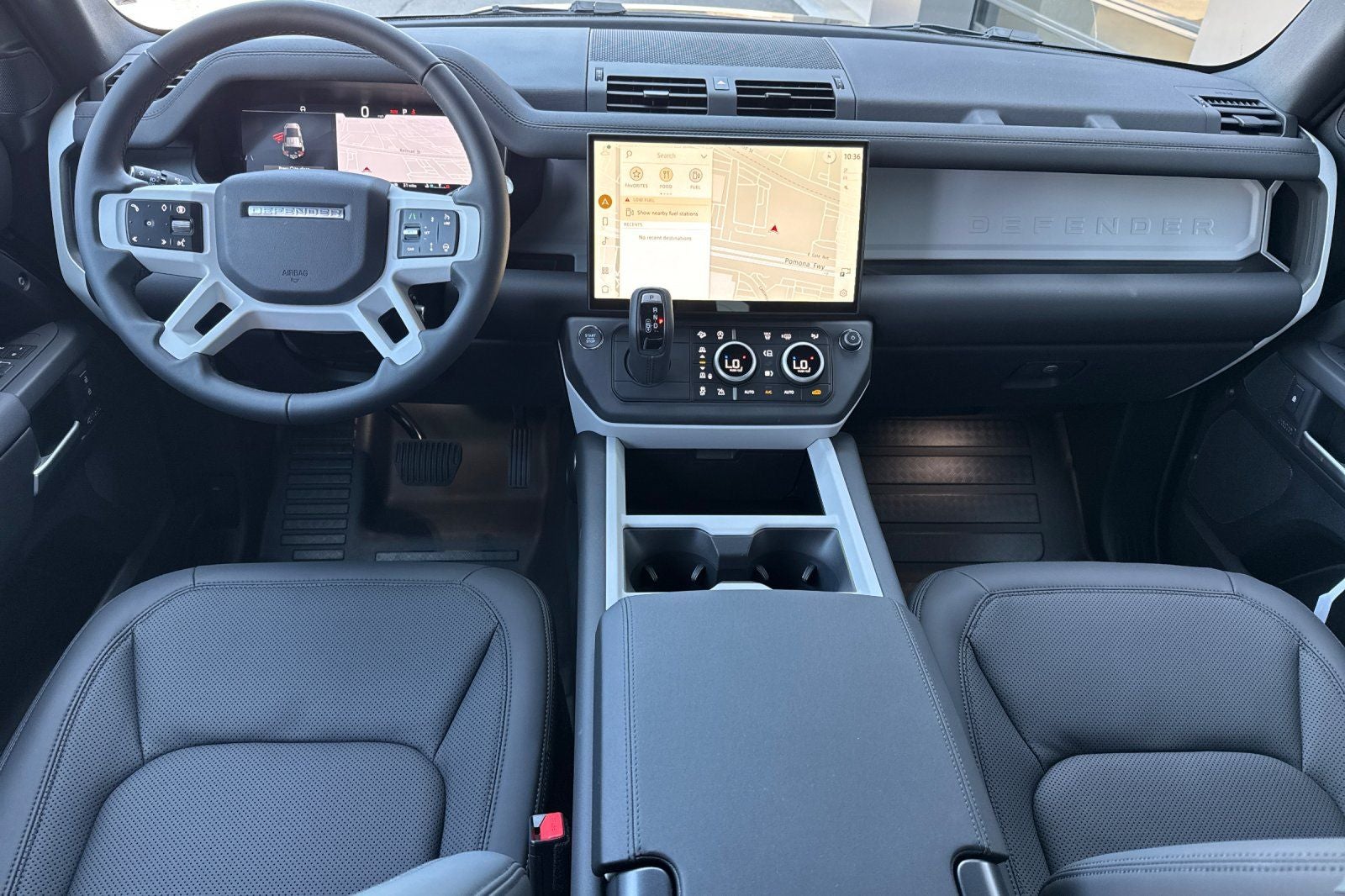 2026 Land Rover Defender 110 X-Dynamic SE