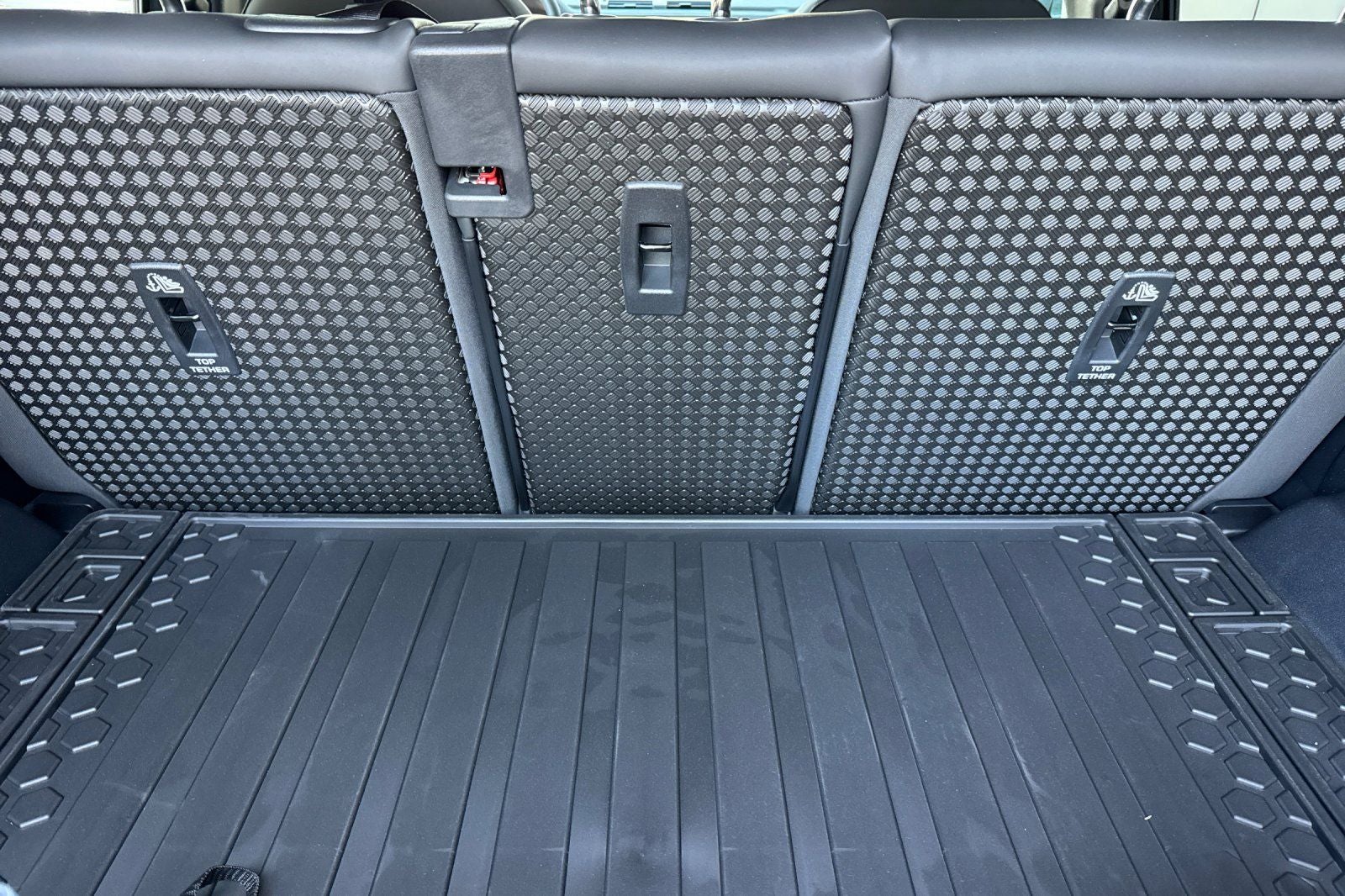 2026 Land Rover Defender 110 X-Dynamic SE