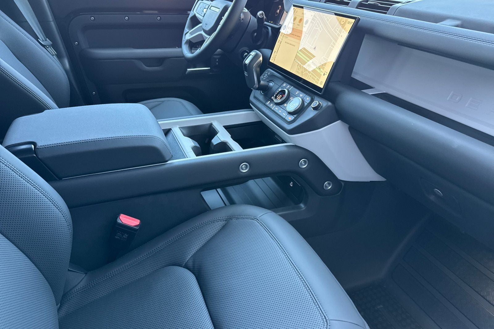2026 Land Rover Defender 110 X-Dynamic SE