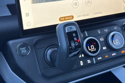 2026 Land Rover Defender 110 X-Dynamic SE