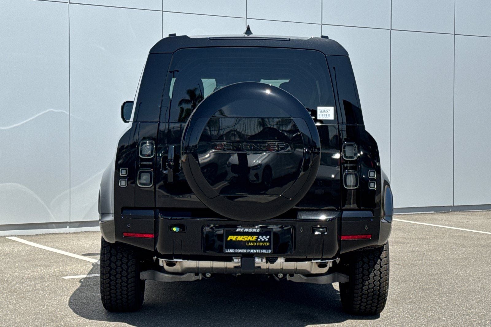 2026 Land Rover Defender 110 X-Dynamic SE
