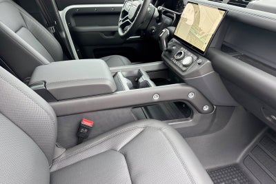 2026 Land Rover Defender 110 X-Dynamic SE