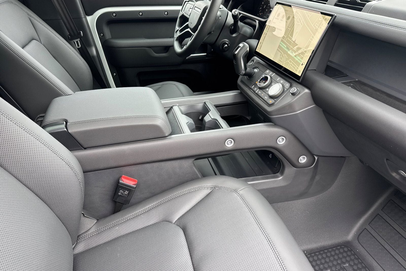2026 Land Rover Defender 110 X-Dynamic SE