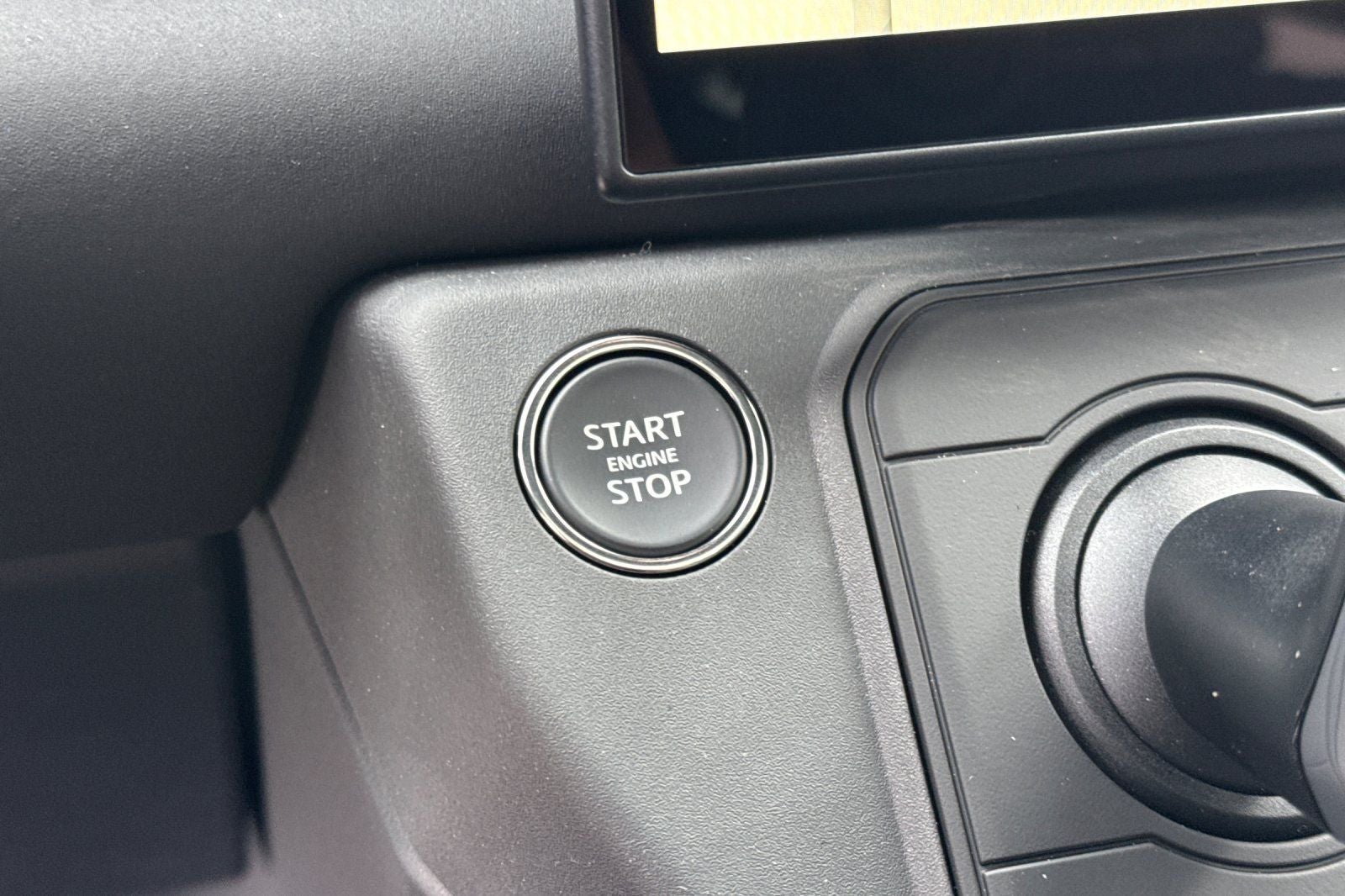 2026 Land Rover Defender 110 X-Dynamic SE