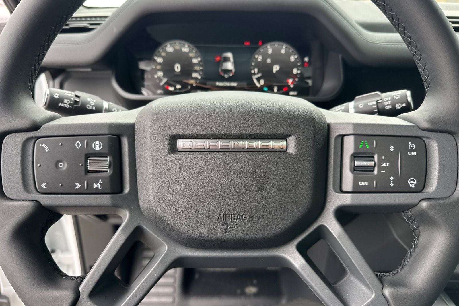 2026 Land Rover Defender 110 X-Dynamic SE