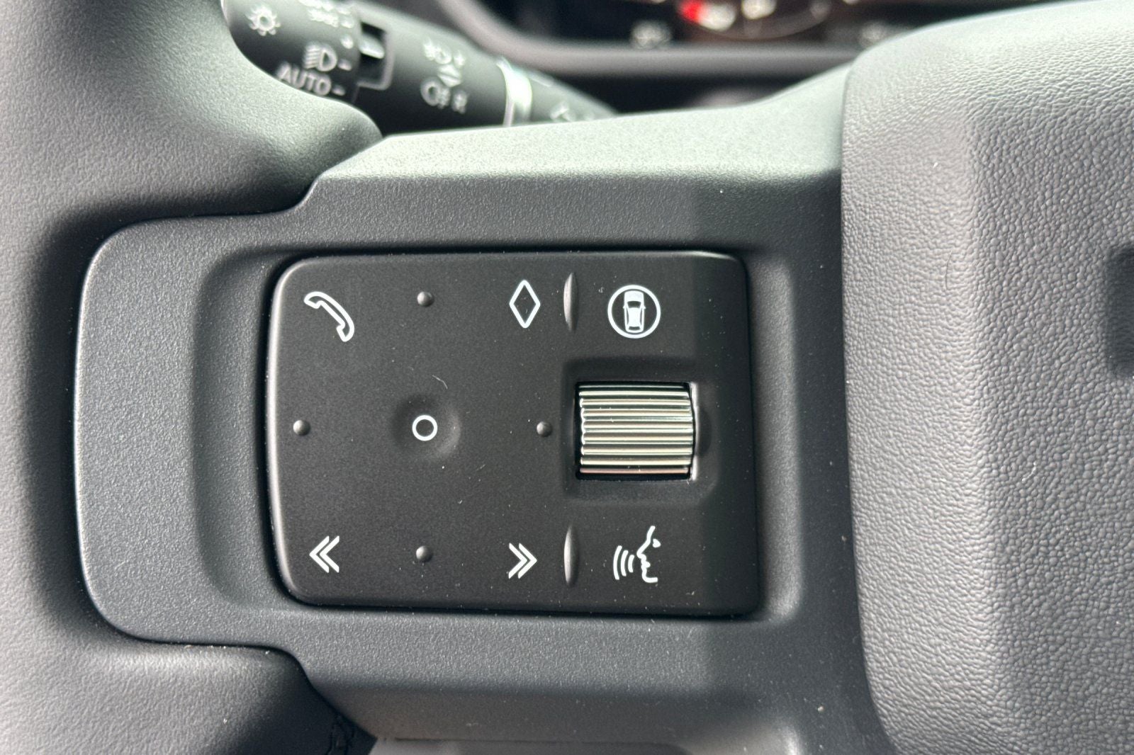 2026 Land Rover Defender 110 X-Dynamic SE