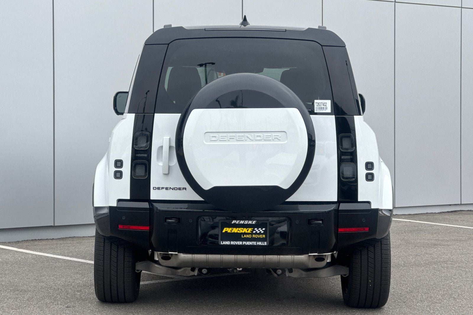 2026 Land Rover Defender 110 X-Dynamic SE