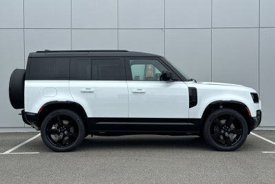 2026 Land Rover Defender 110 X-Dynamic SE